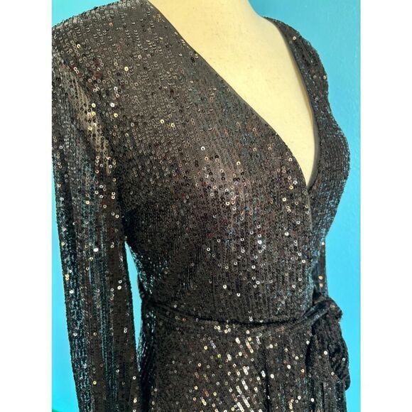 NWT BARDOT Black Sequined Short LBD Dress Cross-Front US 4 EU 36 RTL $159.00 - Picture 7 of 9
